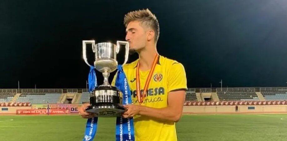 Manín, en su etapa en la cantera del Villarreal